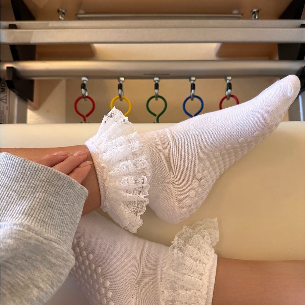 highfemmelab Lacey Pilates Socks